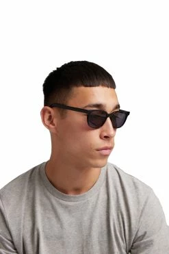 Femme Sunglass 14 - Lunettes Colorful Standard 11 Femme Sunglass 14 - Lunettes Colorful Standard -Pulls et Sweats Soldes Boutique 02 PORTE HOMME colorfulstandard SUNGLASS 14 CRYSTAL CLEAR BLACK 1800x1800