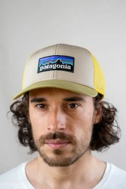 Homme Casquette P-6 Logo Trucker Hat - Patagonia