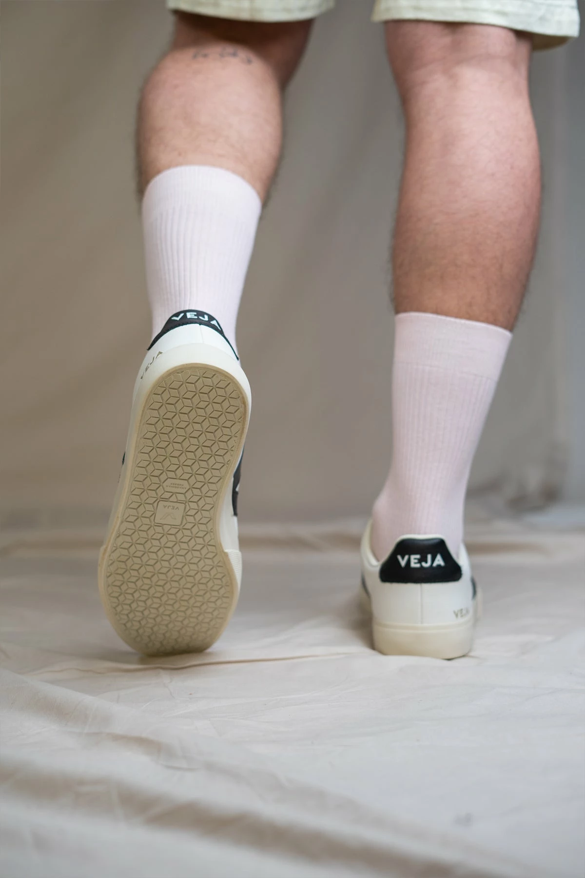 Homme Recife Chromefree - Extra White / Black - Veja 4 Homme Recife Chromefree - Extra White / Black - Veja – Image 4